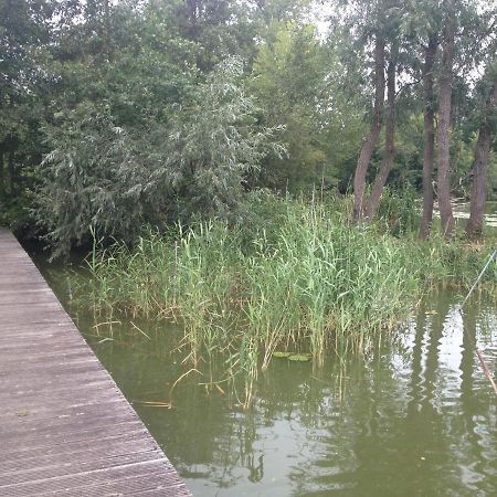 Lake Park Berlare Екстериор снимка