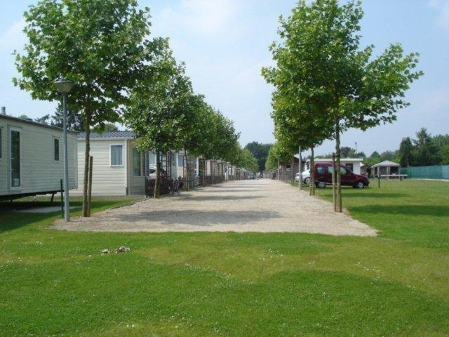 Lake Park Berlare Екстериор снимка