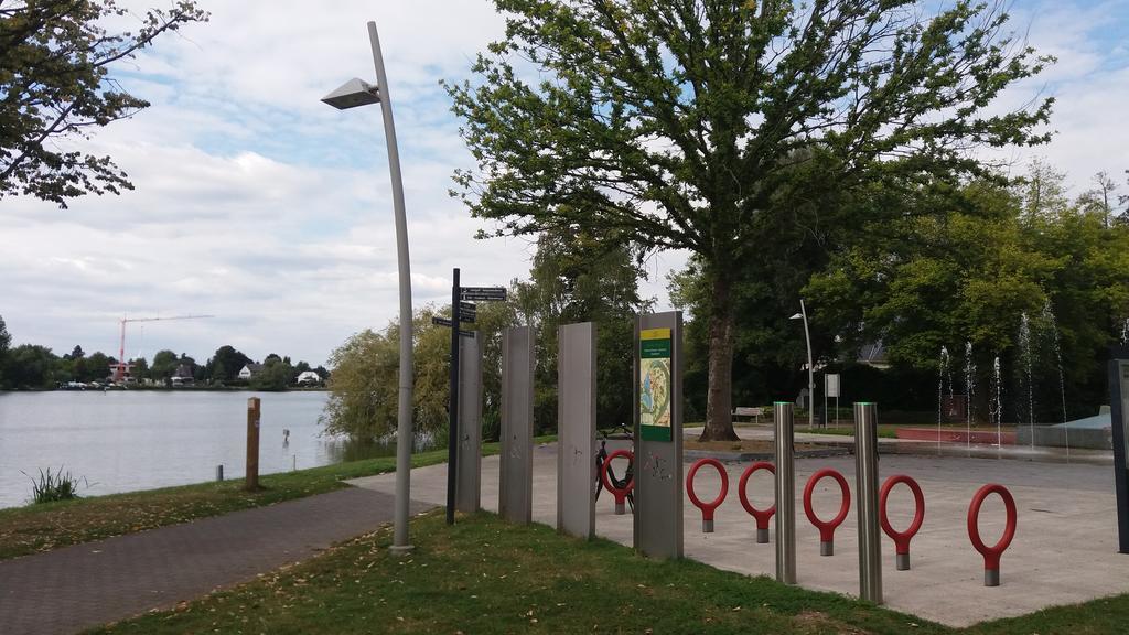 Lake Park Berlare Екстериор снимка